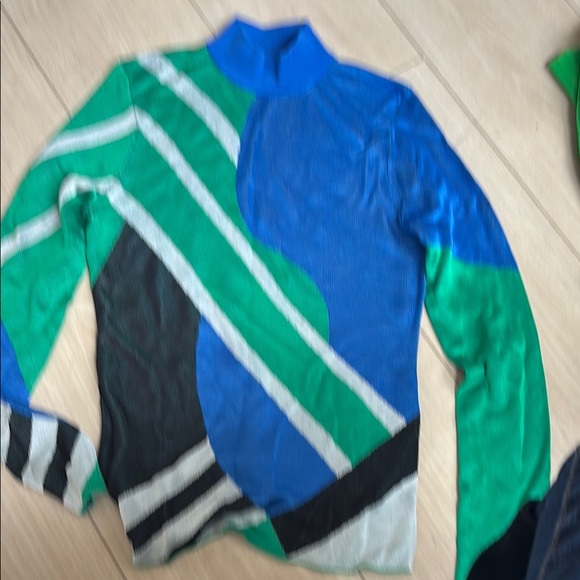 Karen Millen Blue and Green Cowl Neck Sweaters with Modern Patterns - Picture 5 of 5